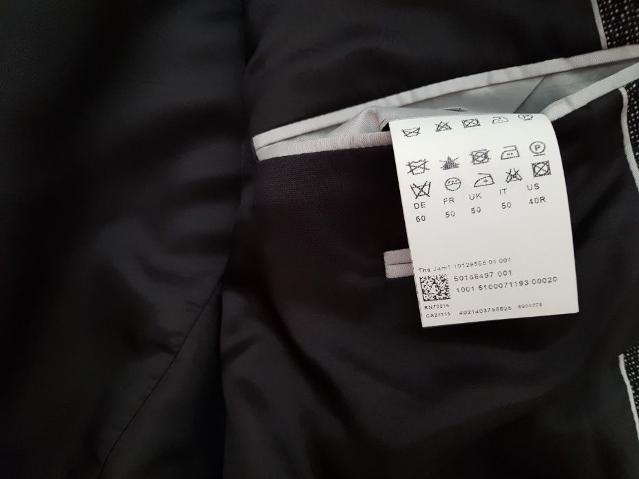 Blazer Hugo Boss em lã, tamanho 50