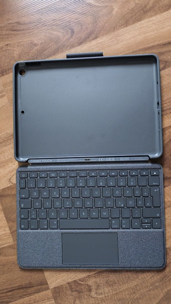 Etui Logitech Combo Touch z klawiaturą do iPada 7, 8 i 9 generacji !