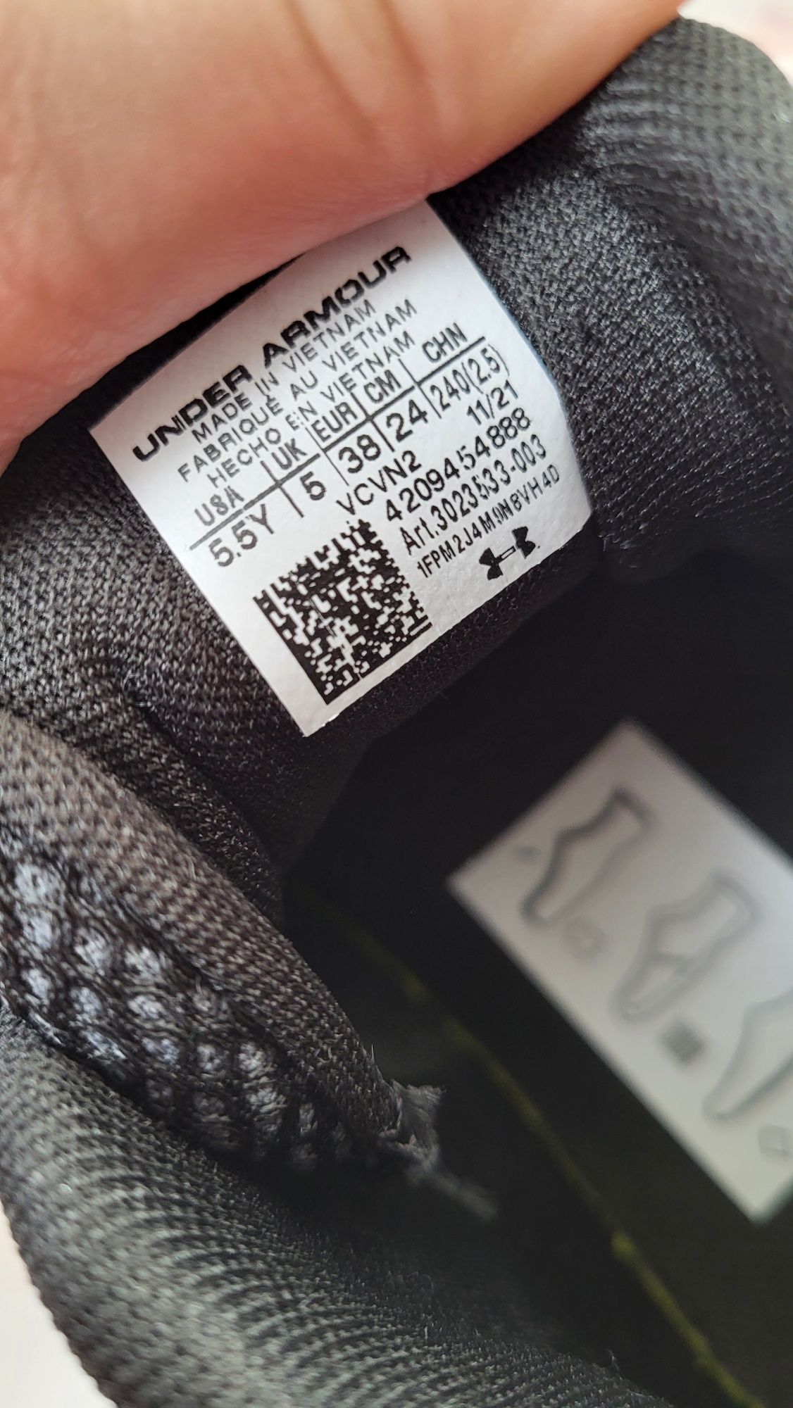 Under Armour czarne wyższe buty adidasy 38
