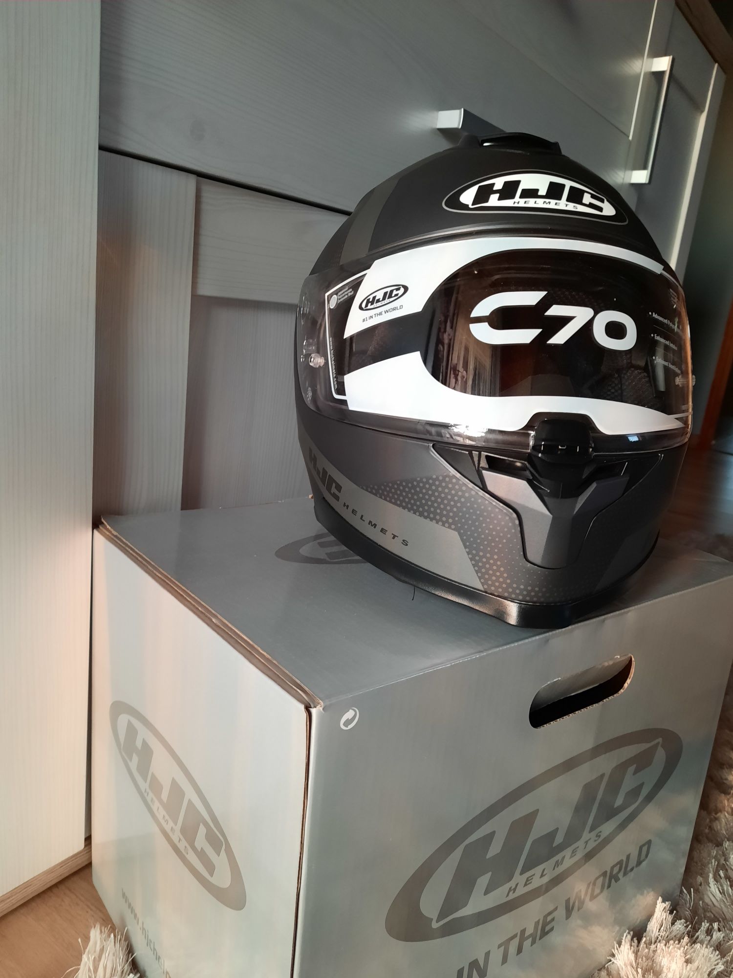 Nowy kask integracyjny HJC C70