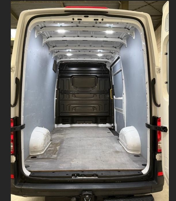 VW Crafter 2.0 .. 140 cavalos