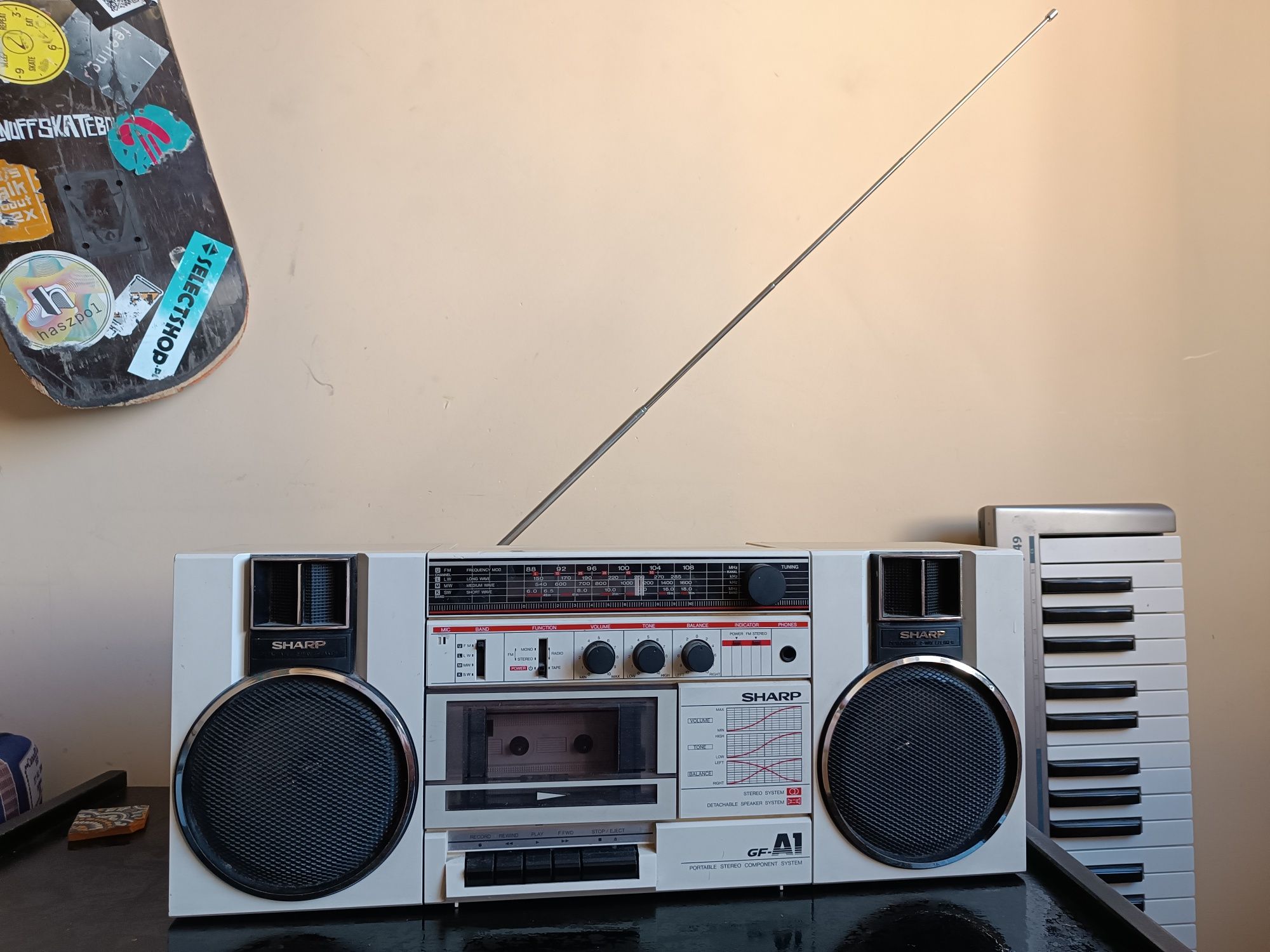 Vintage boombox Sharp GF-A1