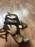 Лаковые босоножки на шпильке Guess