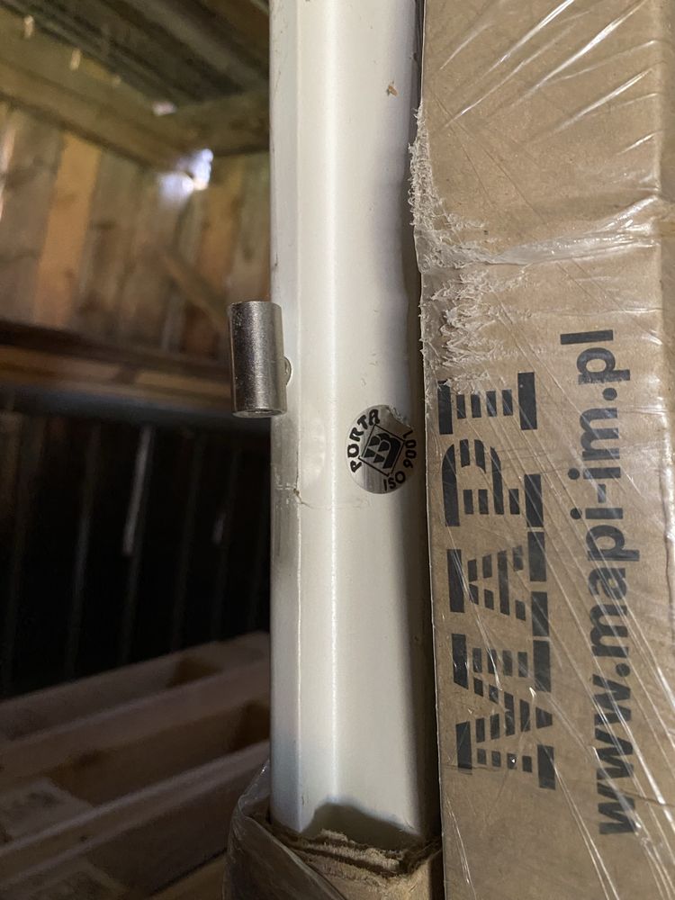 Sprzedam białe prawe drzwi 70 wewnętrzne nowe
