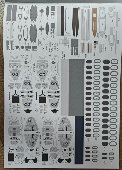 Lotniskowiec WASP CV-7 model kartonowy 1:200 "offset"