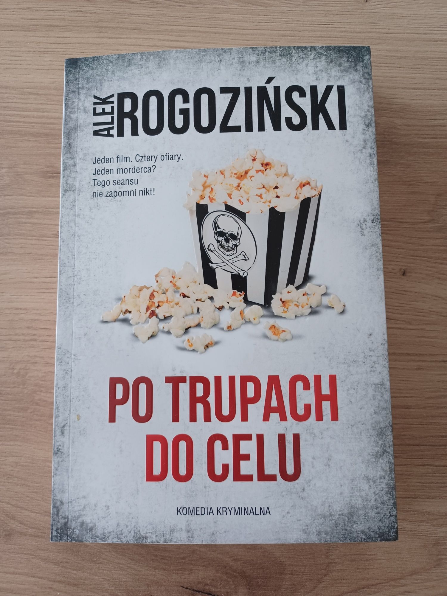 "Po trupach" Alek Rogoziński