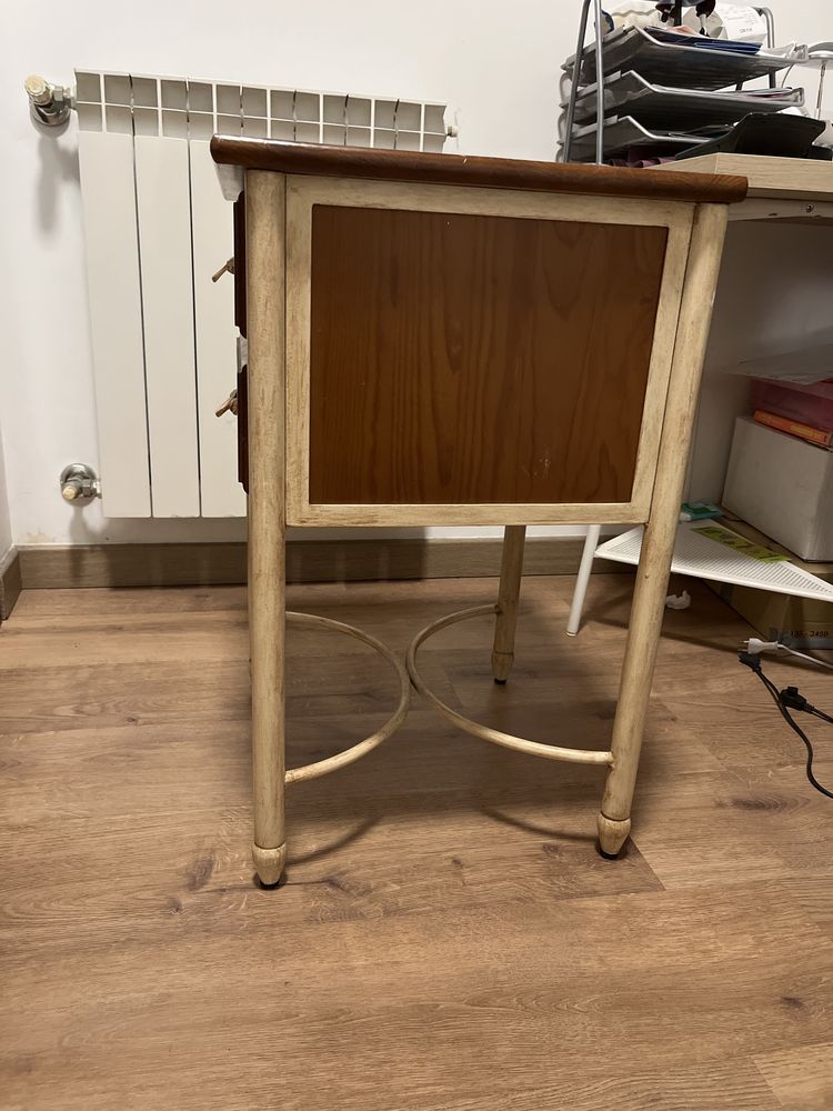 Mesa de cabeceira
