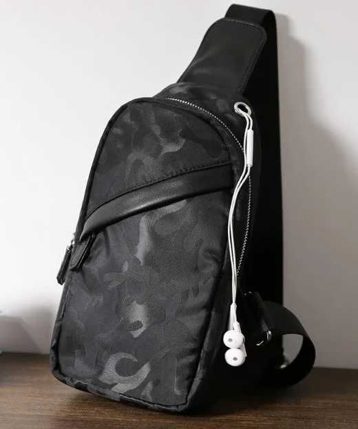 Чоловіча мужская кожаная брендовая сумка бананка на груди армійська