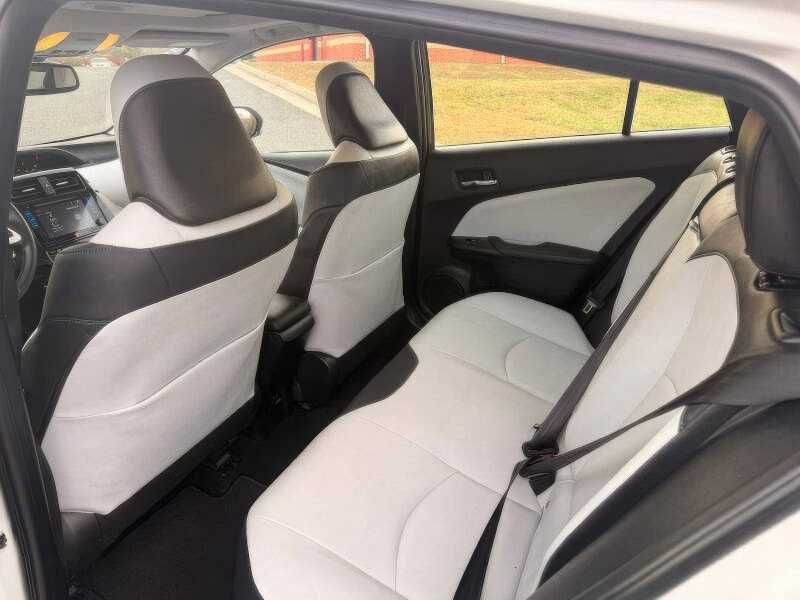 2017 Toyota Prius Four Touring