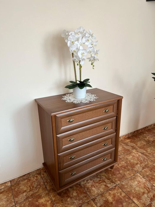 Zestaw mebli,(2×komoda,stół, 6 krzeseł).