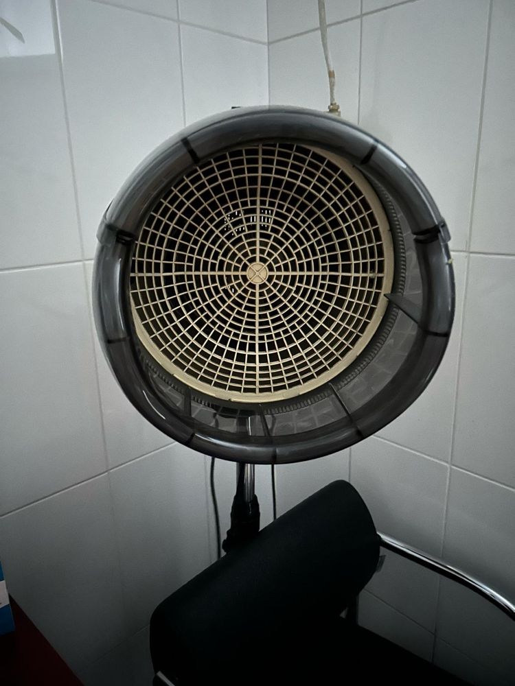 Secador com cadeira vintage