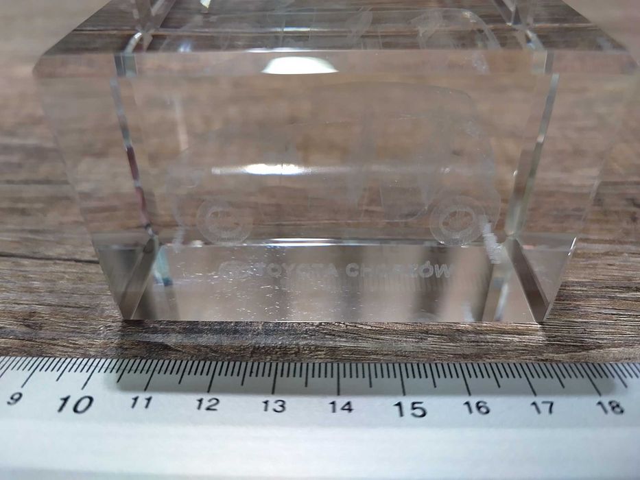 Unikatowy przycisk do papieru.