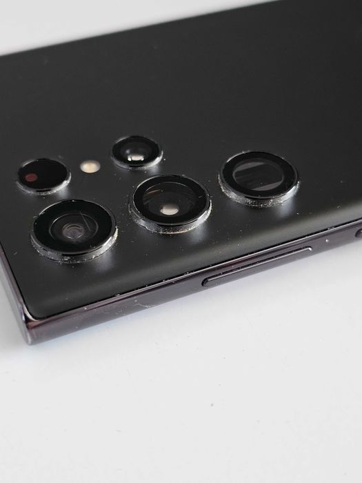 Samsung S22 Ultra 512gb.  Muito bom