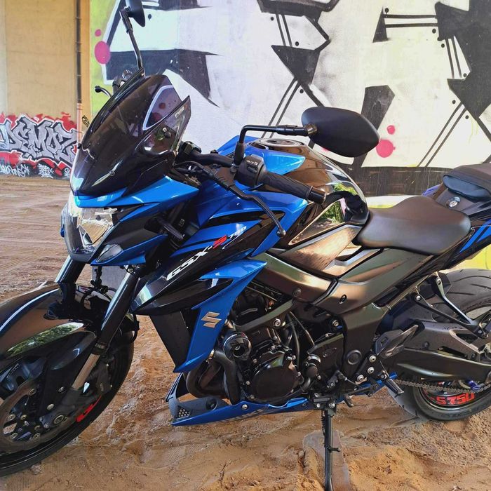 Suzuki GSX-s 750
