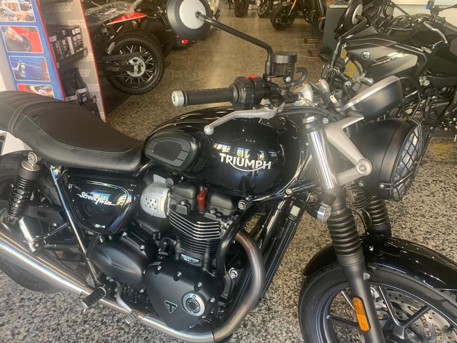 Triumph Bonneville Street Twin 900 Irrepreensível Nacional 11.873 Kms