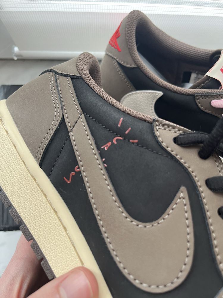 Nike air jordan 1 x Traviss Scott