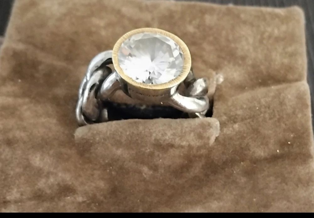 Anel de prata com permenor em ouro. Do Designer Franco Vieira