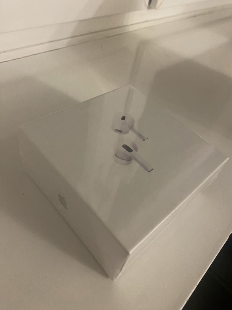 Sluchawki AirPods Pro 2 generacji na gwarancji