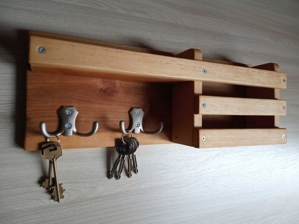 Ключница ( вешалка для ключей) деревянная настенная.