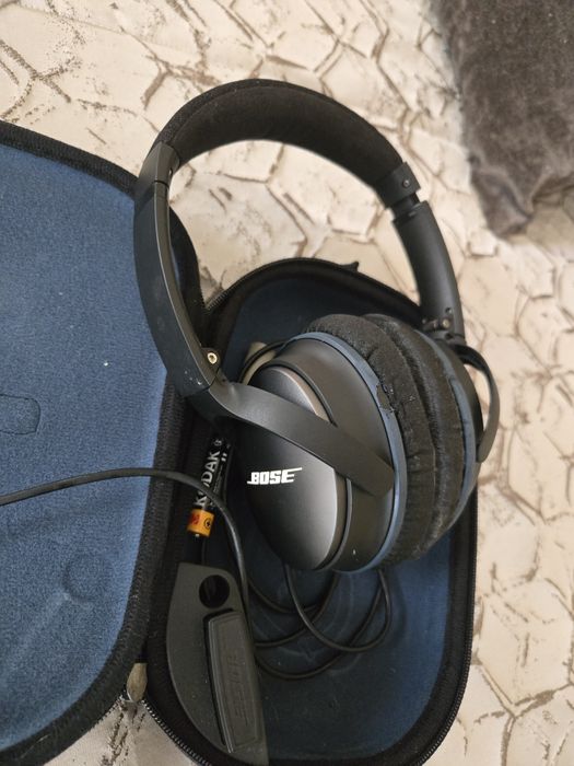 Headsets Bose de fio com noise-cancelling