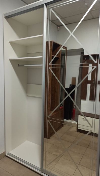 Шафи-купе,прихожі,ліжка,дивани,матраци,