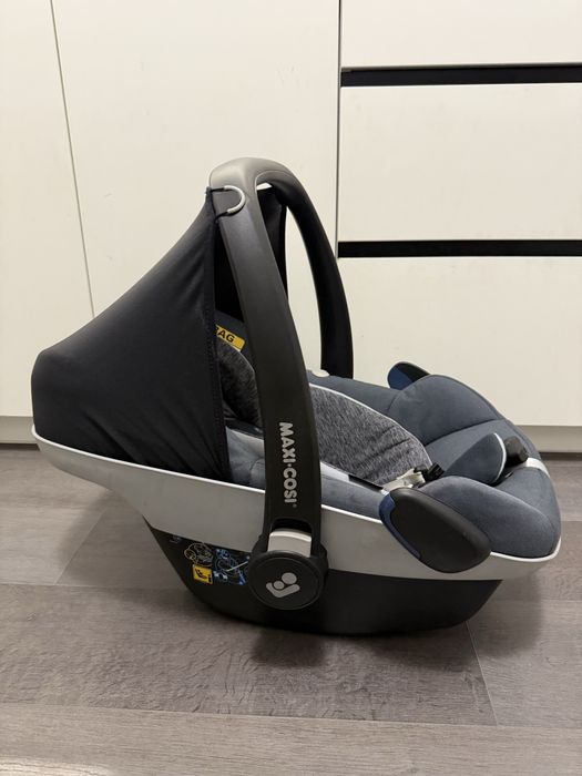 Автокрісло MAXI-COSI Pebble Pro i-Size (Essential Grey)
