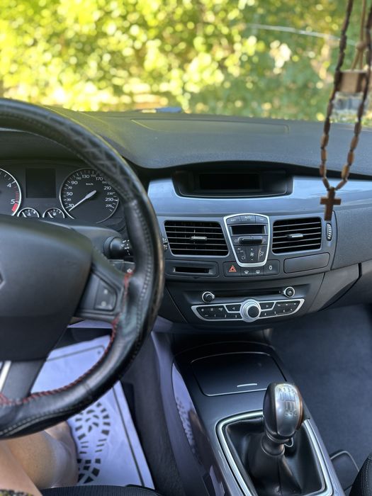 Renault Laguna 3, 2010