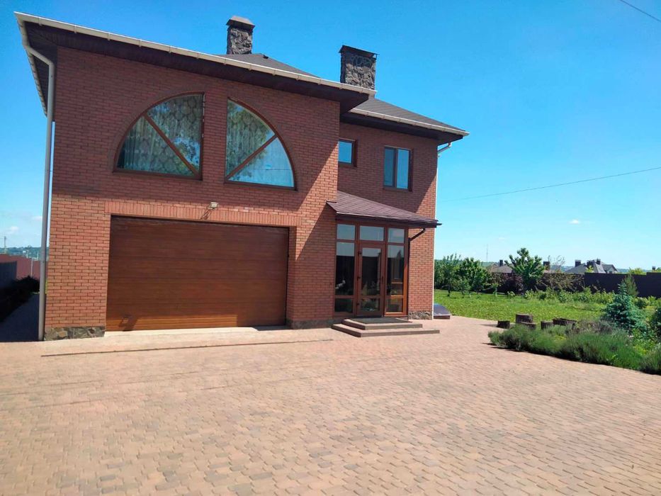 Продаж будинку у Грузевиці.