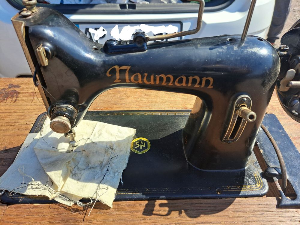 Продам немецкую швейную машинку Nauman