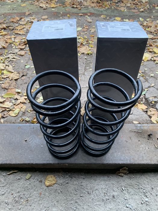 Пружины 2108-10 почти новые