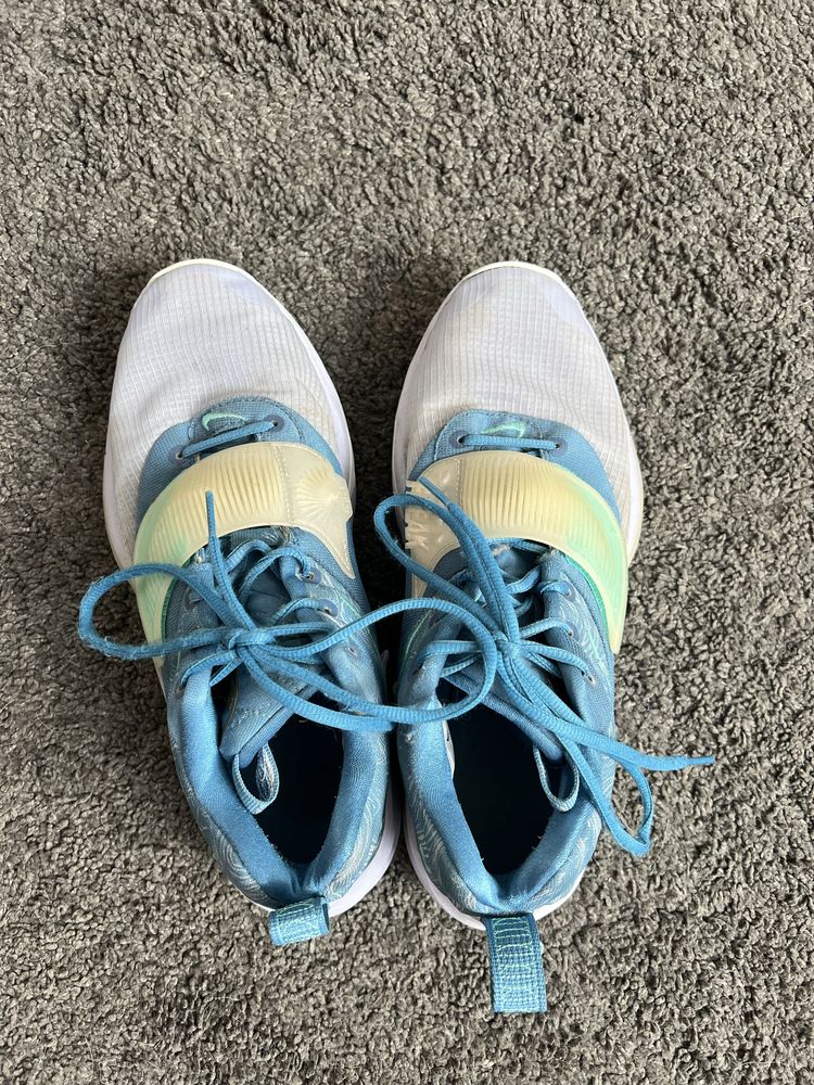 Nike zoom freak 3