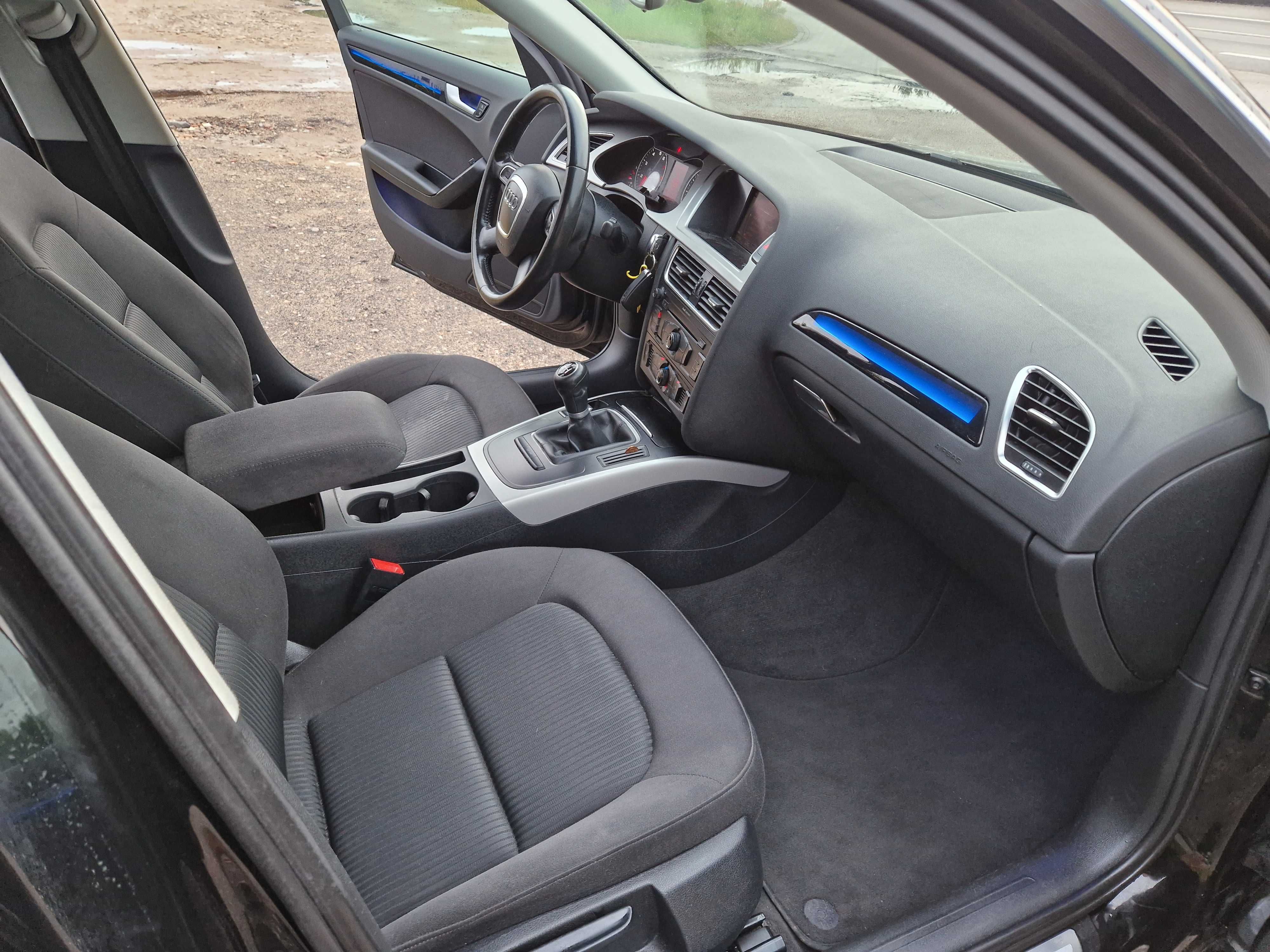Audi A4 B8 z Danii ! Zarejestrowany ! 1.8 Benzyna 120 PS ! Klima ! Hak