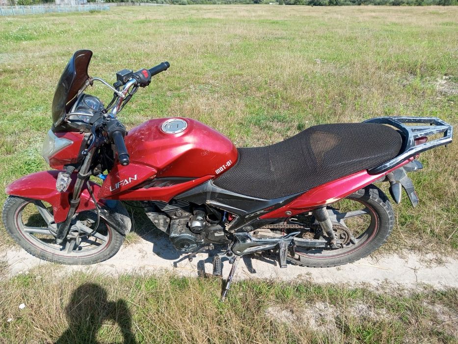 Продається lifan ціна 450 $  на ходу з документами все робоче без акум