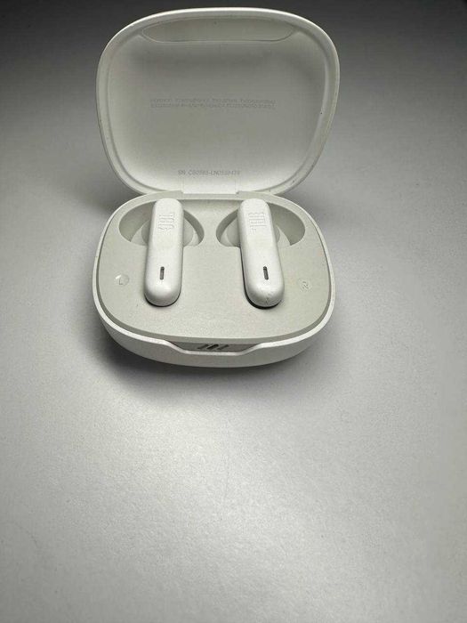 Продам бездротові навушники JBL Wave Flex