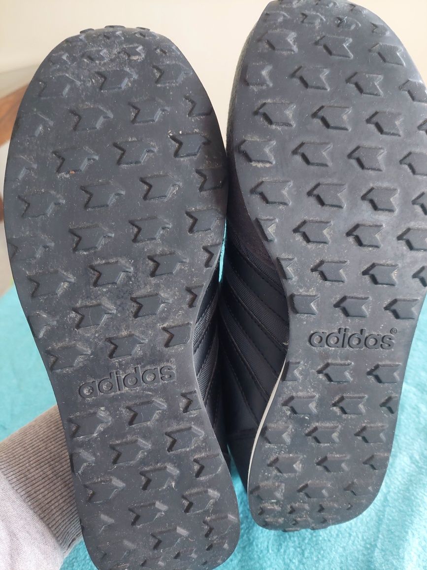 Tenis ADIDAS (ORIGINAIS) (Semi novos)