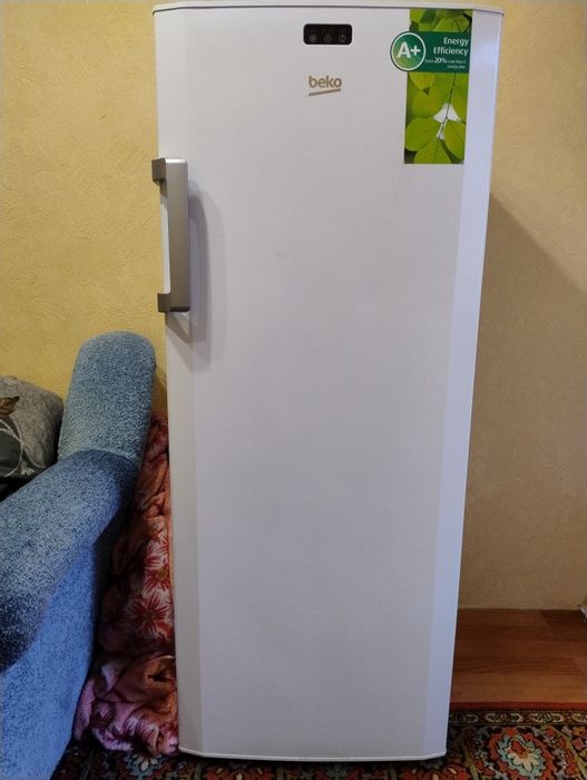 Продам б.в. морозильну камеру Beko