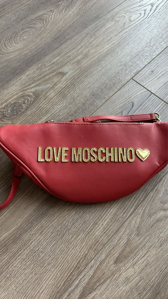 Кросбоді Moschino