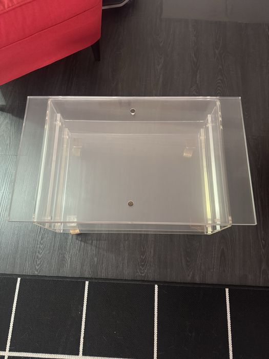 Mesa de centro em ACRILICO