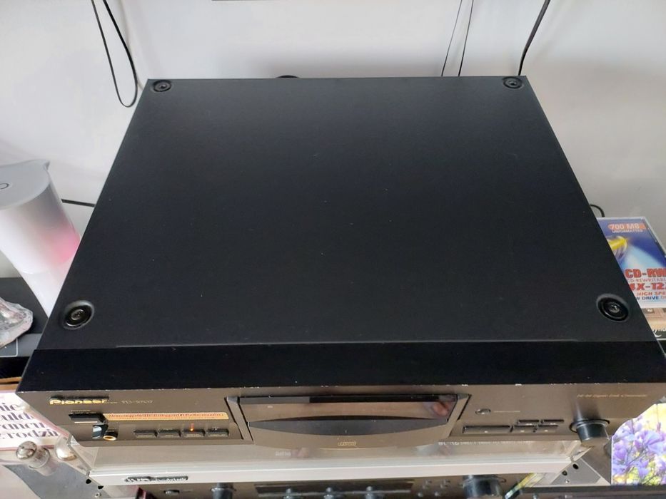 Pioneer PD-S707 z pilotem