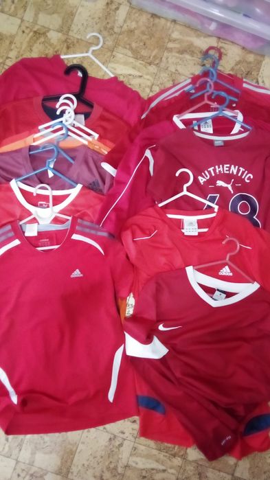 Lote (88un)de roupa desportiva/futebol