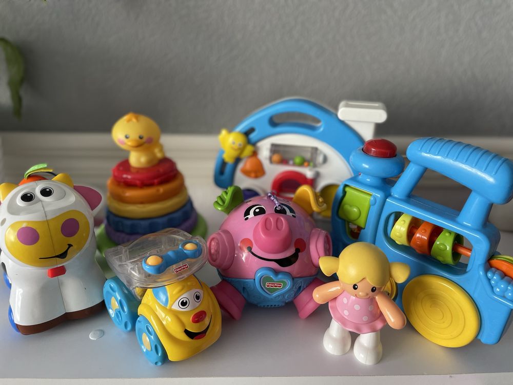 Іграшки Fisher price, Kiddiland 6+ місяців машинка, потяг пірамідка