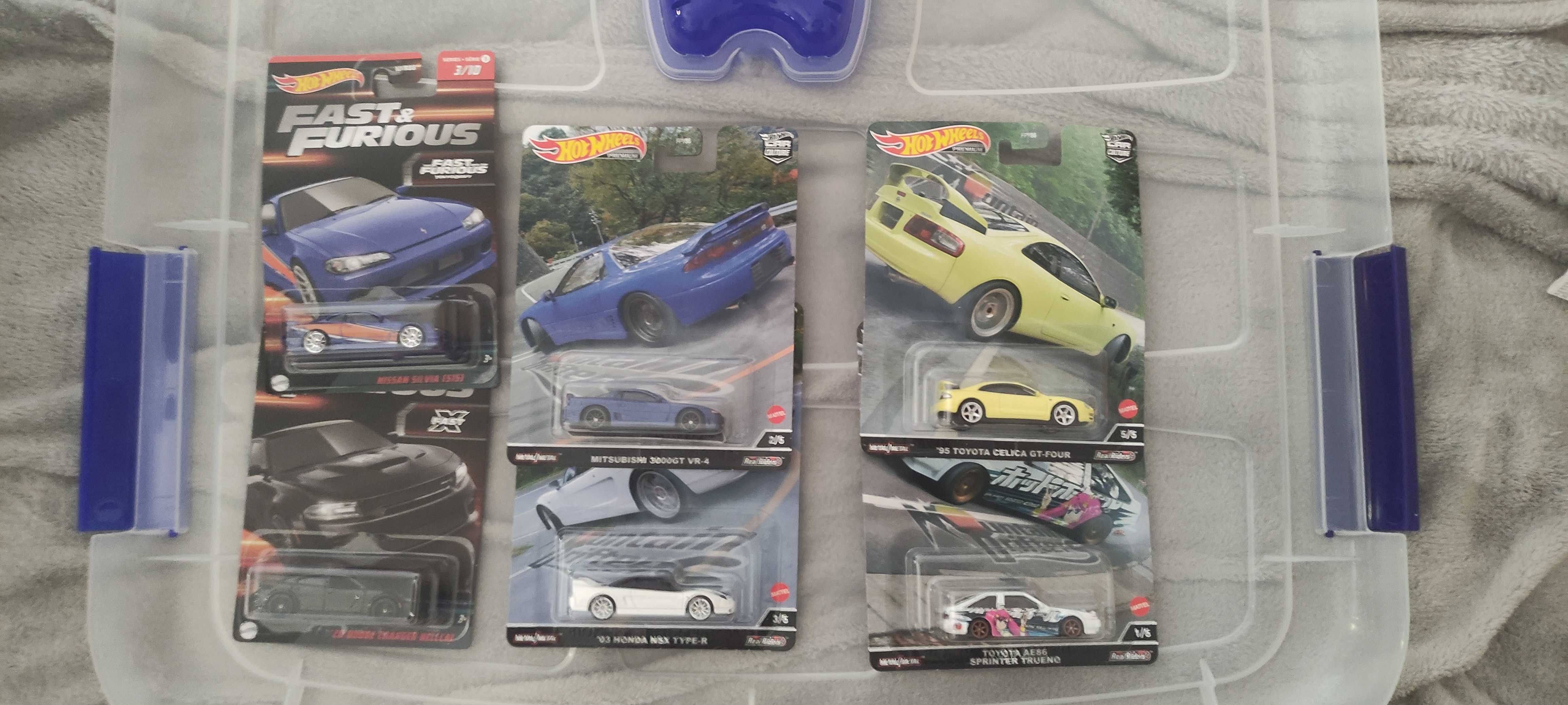 HotWheels e outros  *Novos* e SELADOS