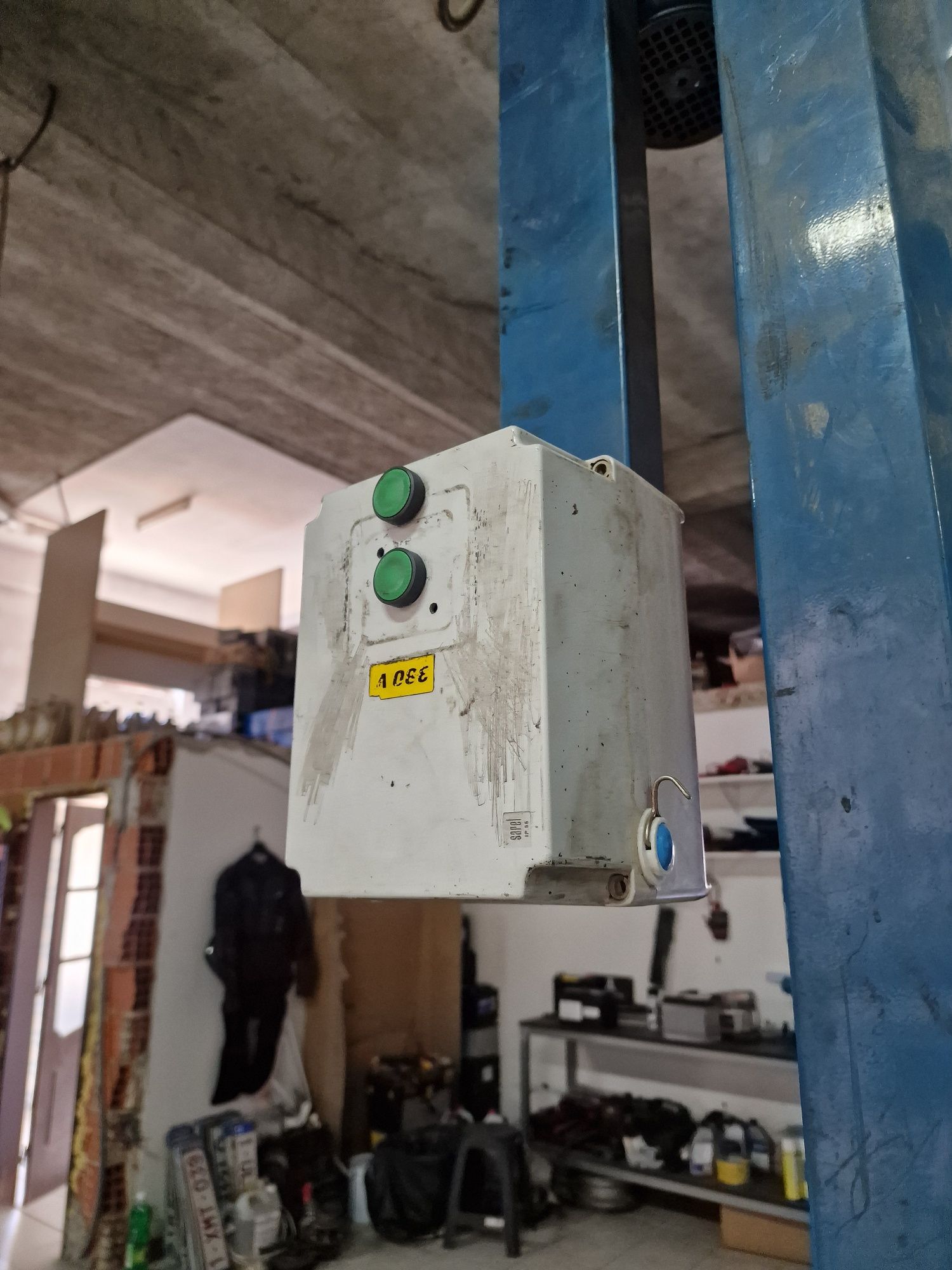 Elevador Ravaglioli 3000kg trifásico