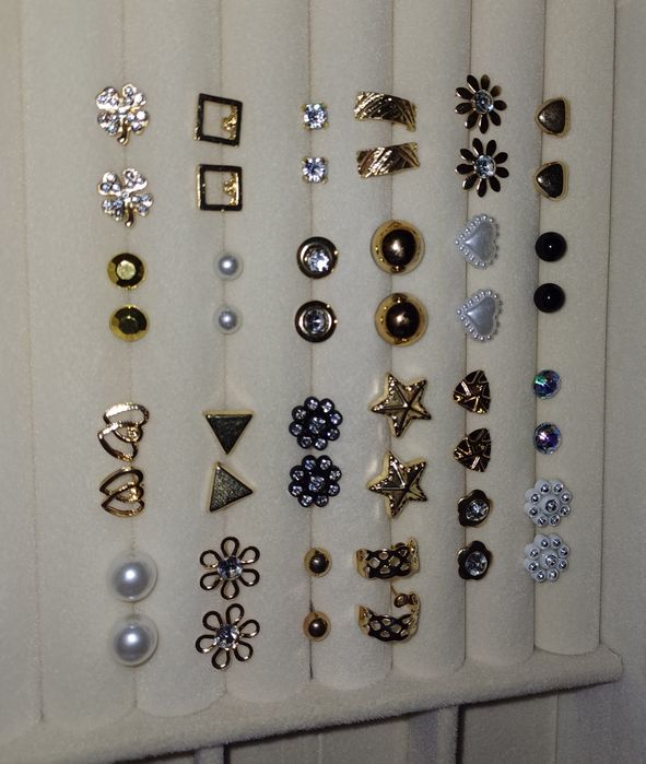 Brincos. Cada par 1€. Novos
Novos.