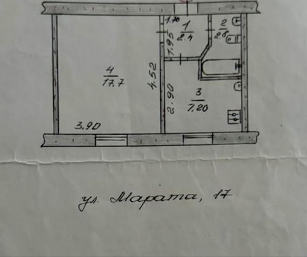 Центр! 2этаж. Продажа студии с мебелью и быт.техникой