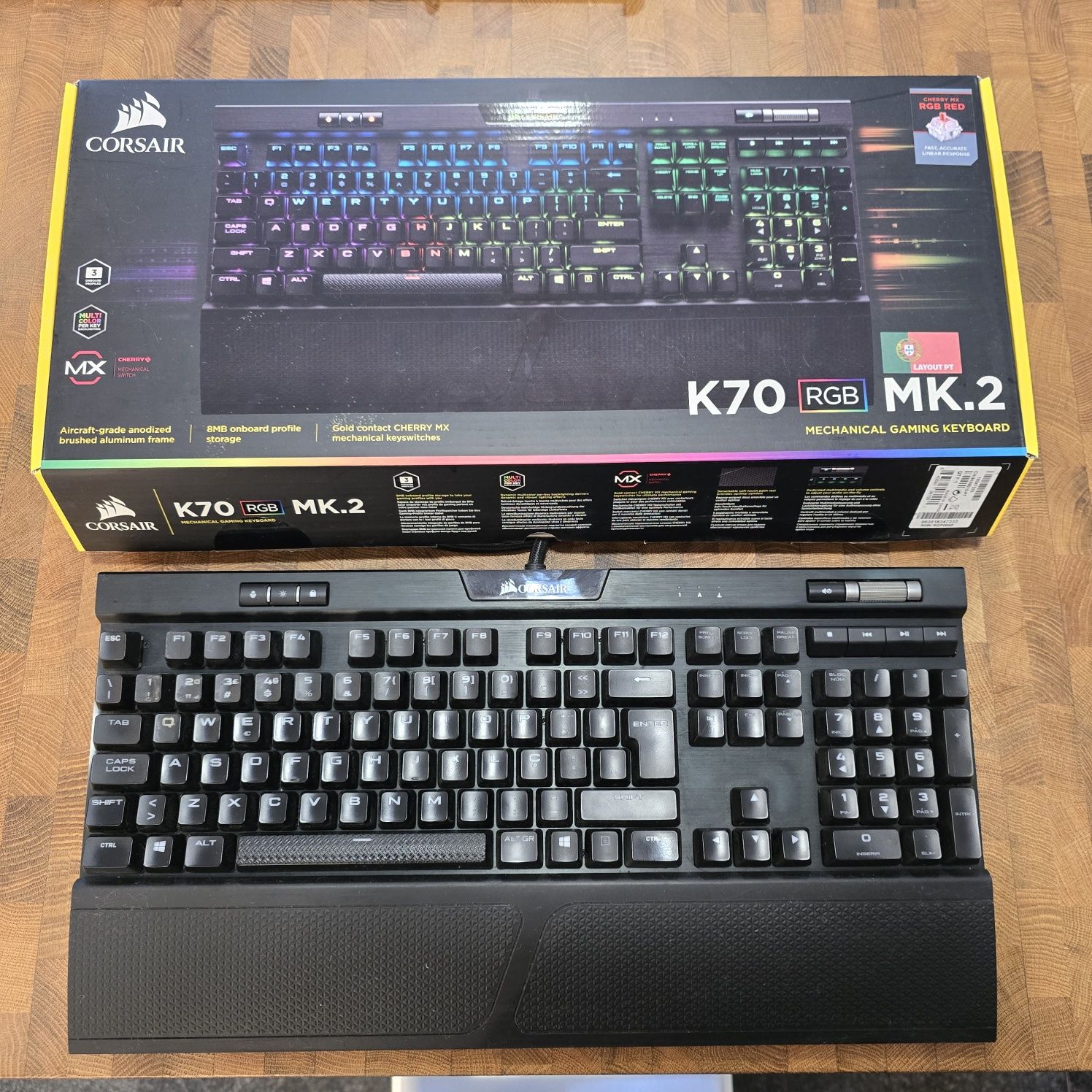 2 teclados mecânicos Corsair K70 e Roccat Ryos (ler anúncio)