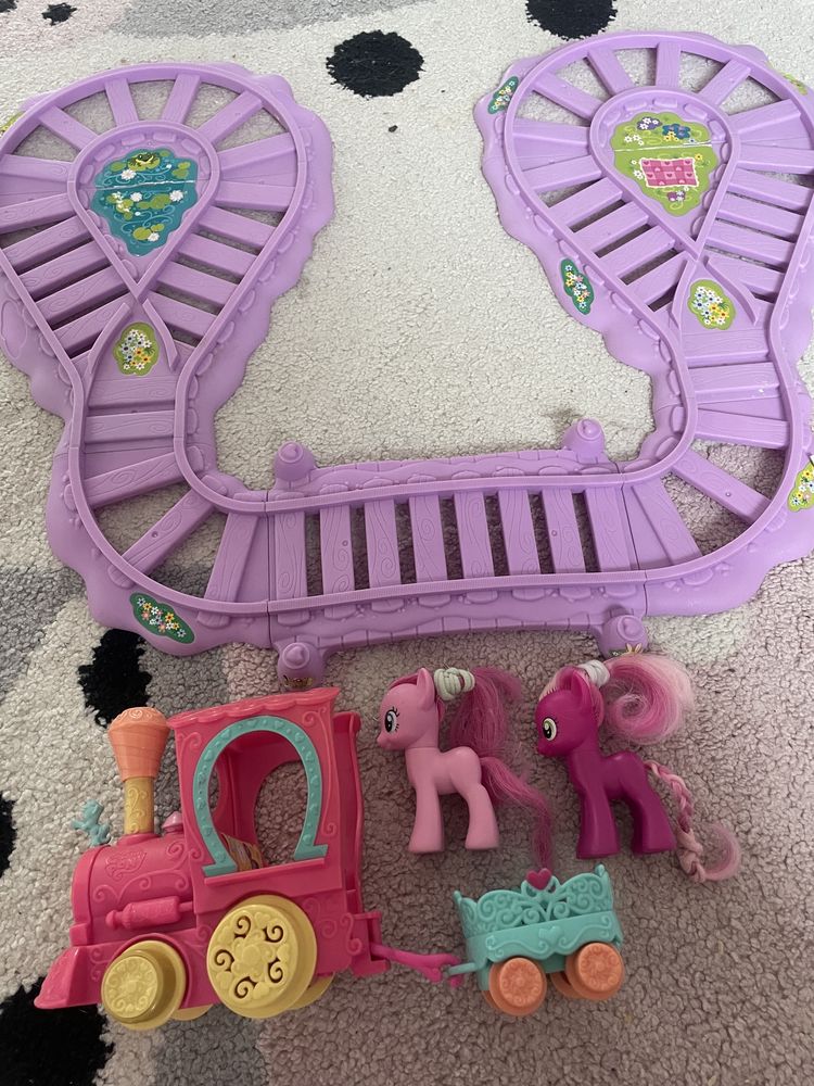 Pociąg przyjaźni Little Pony tory i 2 kucyki