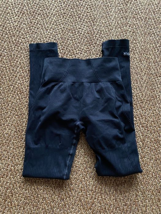 Legginsy czarne Gym Glamour push up 2.0 M 38 okazja tanio