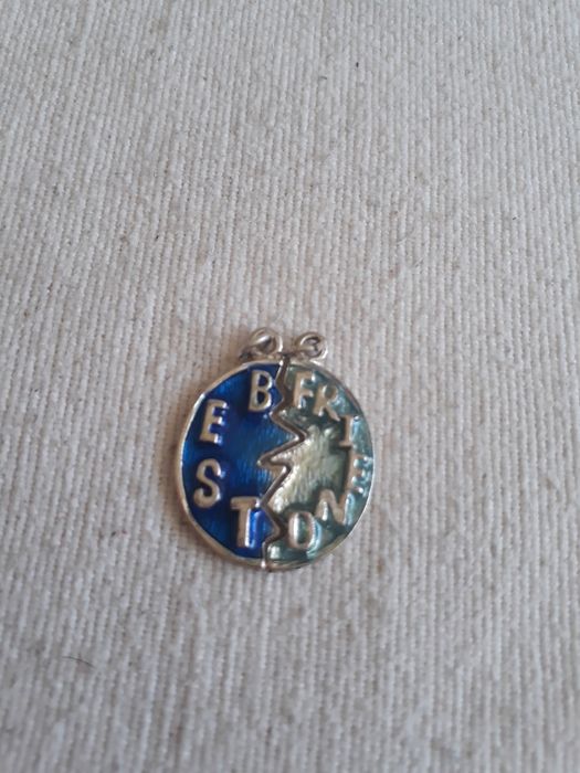 Zawieszka best friend dla najlepszych przyjaciół dwie połówki