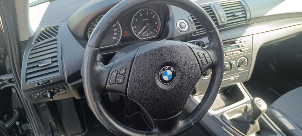 BMW  1 E87  1.6 benzyna Super stan